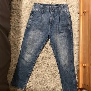 High Waisted Relaxed Blue Jeans with Vintage Fading